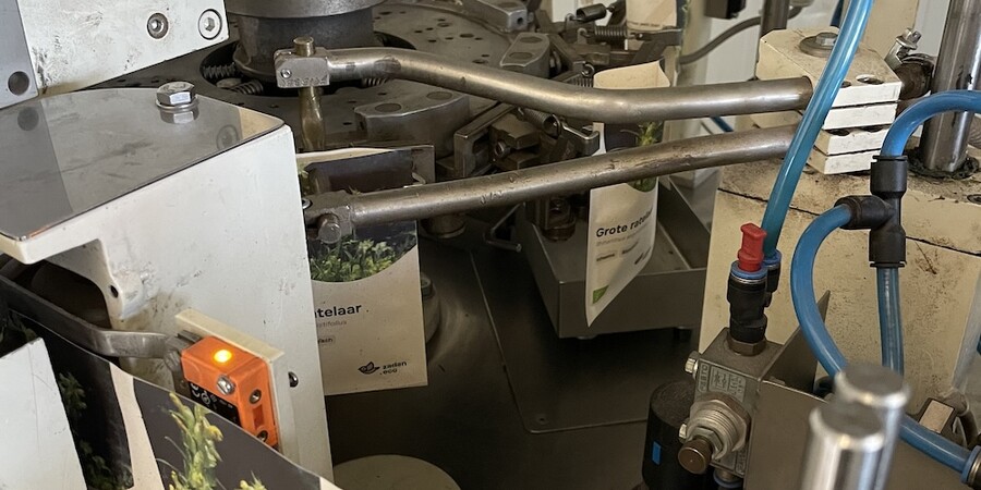 Nieuwe zadenzakjes in productie